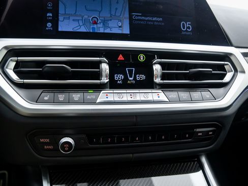 Used 2023 BMW M4 Coupe w/ M Carbon Exterior Package image 21