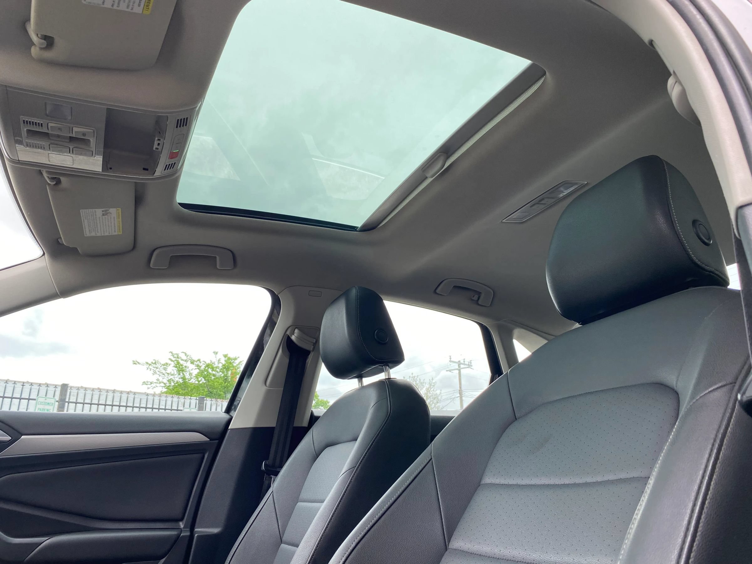 Used 2021 Volkswagen Jetta SE FWD image 25