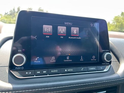 Used 2023 Nissan Rogue S image 26