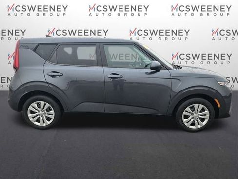 Used 2022 Kia Soul LX image 6