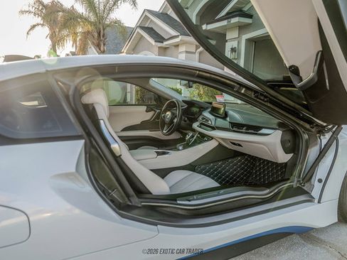 Used 2016 BMW i8 image 40