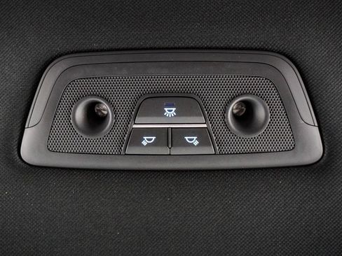 Used 2022 Genesis G70 3.3T w/ Sport Advanced Package image 13