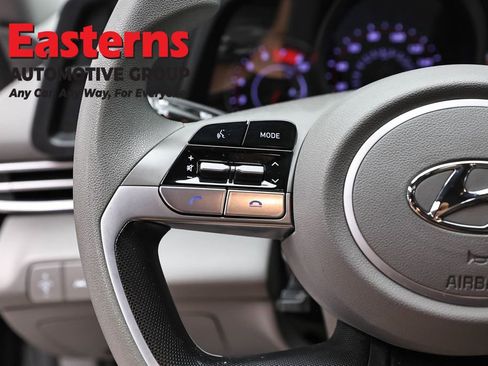 Used 2023 Hyundai Elantra SEL FWD image 15