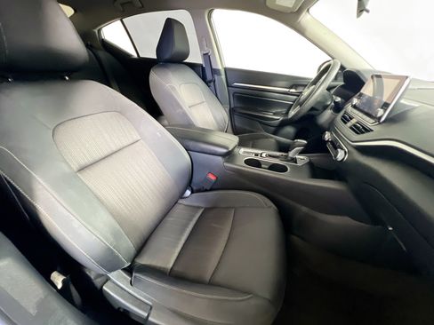 Used 2022 Nissan Altima 2.5 SV AWD/4WD image 29