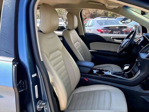 Used 2018 Ford Edge SEL w/ Equipment Group 201A image 9