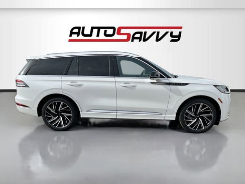 Used 2025 Lincoln Aviator Black Label AWD/4WD image 8