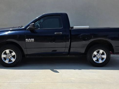 Used 2016 RAM 1500 Tradesman w/ Chrome Appearance Group RWD image 7