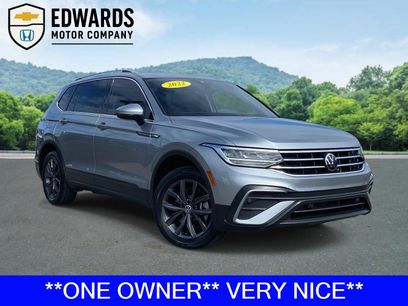 Used 2022 Volkswagen Tiguan SE w/ Panoramic Sunroof Package