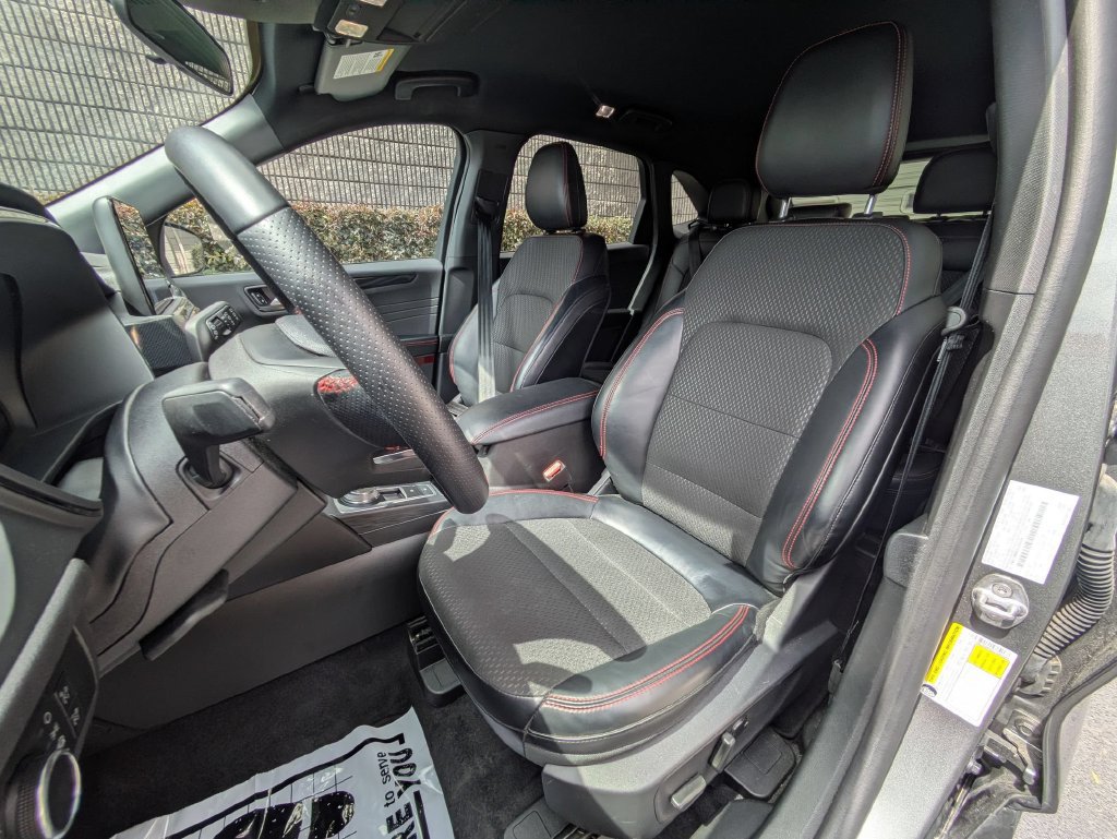 Used 2025 Ford Escape ST-Line AWD/4WD image 24