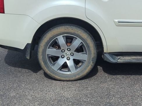 Used 2014 Honda Pilot Touring image 12