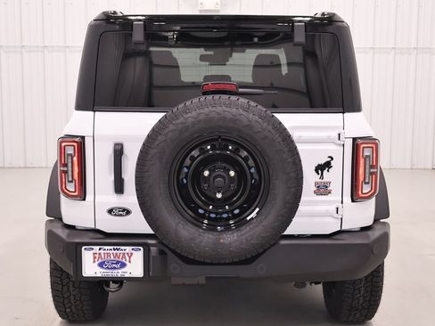 New 2026 Ford Bronco Outer Banks w/ Black Appearance Package AWD/4WD image 8