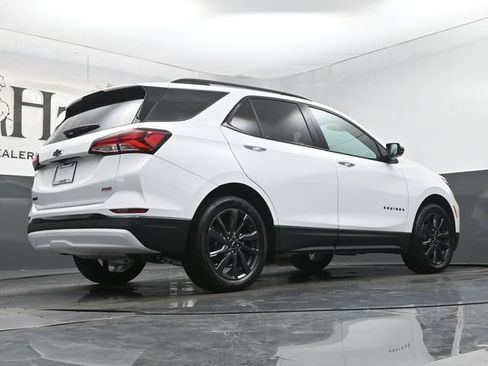Certified 2024 Chevrolet Equinox RS FWD image 33