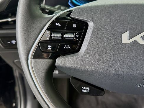 Certified 2025 Kia Niro EX image 8