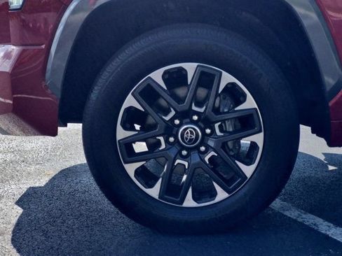 Used 2022 Toyota Tundra Limited AWD/4WD image 7