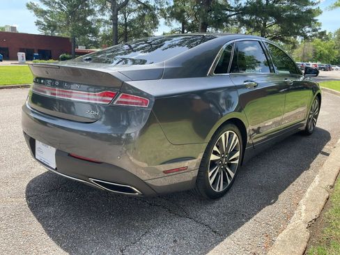 Used 2017 Lincoln MKZ Reserve FWD image 5