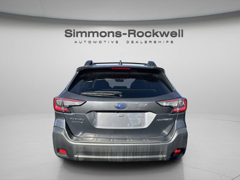 Used 2023 Subaru Outback Premium image 5