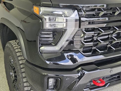 New 2026 Chevrolet Silverado 2500 ZR2 AWD/4WD image 10