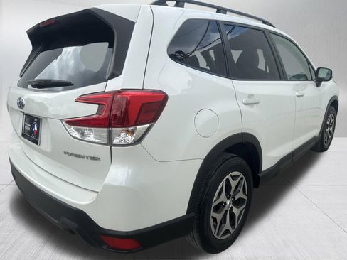 Used 2023 Subaru Forester Premium AWD/4WD image 10