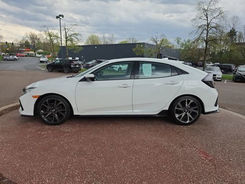 Used 2018 Honda Civic Sport Touring image 2
