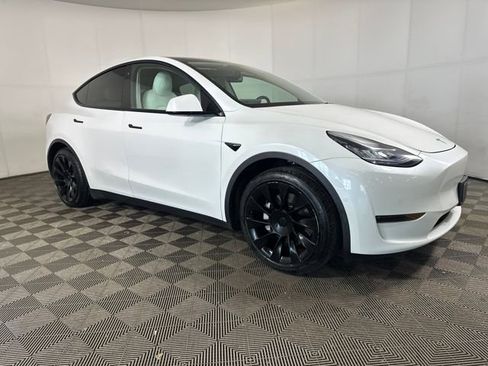 Used 2021 Tesla Model Y Long Range image 2