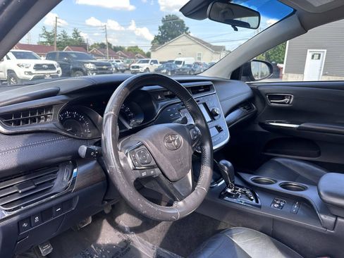 Used 2017 Toyota Avalon XLE FWD image 19