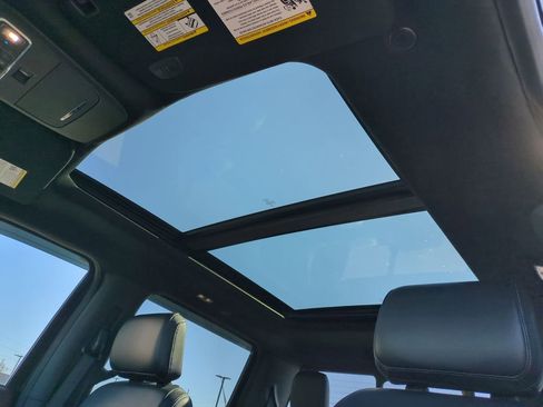 Used 2022 Ford F150 Lariat w/ Equipment Group 502A High image 17