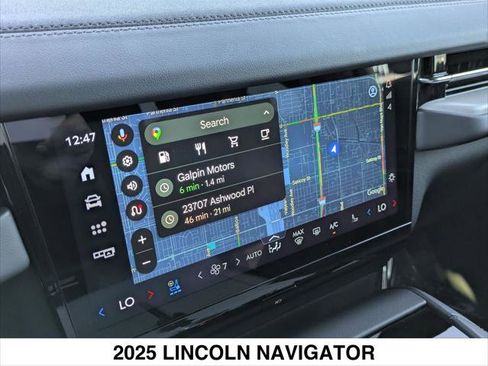 Used 2025 Lincoln Navigator Reserve w/ Jet Appearance Package image 17