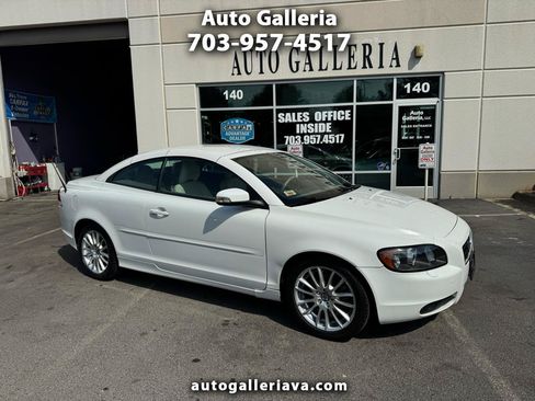 Used 2009 Volvo C70 T5 FWD image 1