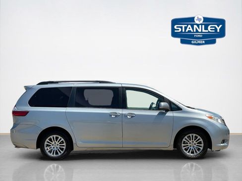 Used 2015 Toyota Sienna XLE Premium FWD image 13