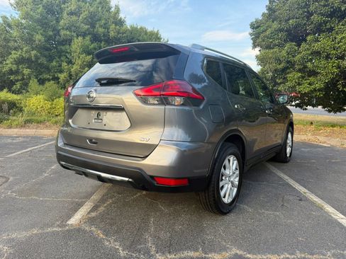 Used 2017 Nissan Rogue SV FWD image 6