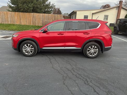Used 2020 Hyundai Santa Fe SE image 3