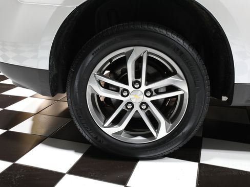 Used 2017 Chevrolet Equinox Premier w/ Enhanced Convenience Package image 24