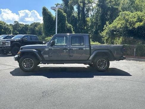 Used 2022 Jeep Gladiator Overland w/ Popular Equipment Package AWD/4WD image 9
