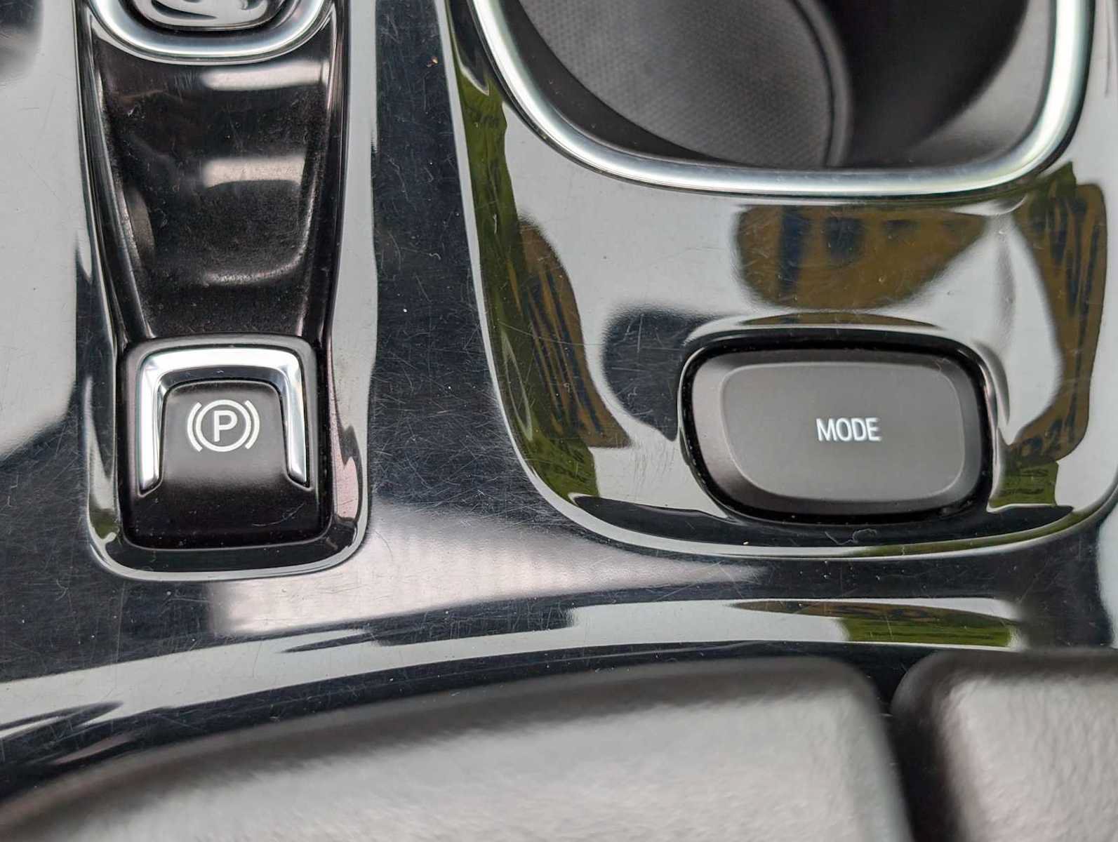 Certified 2021 Buick Envision Essence AWD/4WD image 27