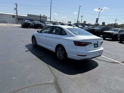 Used 2019 Volkswagen Jetta R-Line FWD image 4