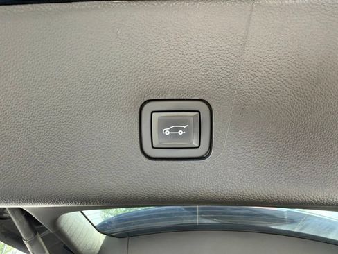 Used 2020 Chevrolet Traverse LT AWD/4WD image 9