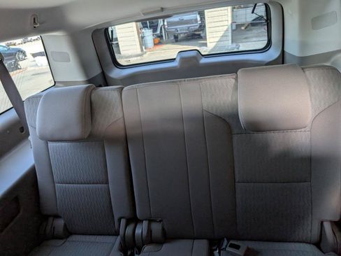 Used 2018 Chevrolet Suburban LS w/ Enhanced Driver Alert Package RWD image 21