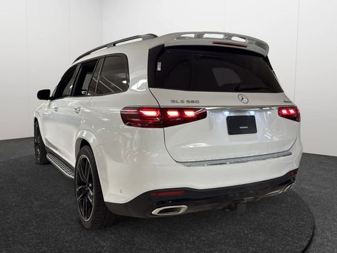 New 2026 Mercedes-Benz GLS 580 4MATIC image 5