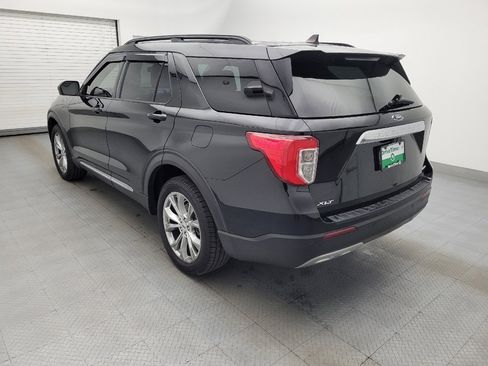 Used 2021 Ford Explorer XLT w/ Equipment Group 202A image 5