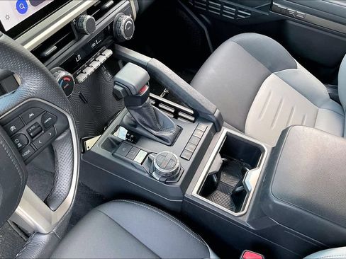 Used 2024 Toyota Tacoma TRD Off-Road AWD/4WD image 18