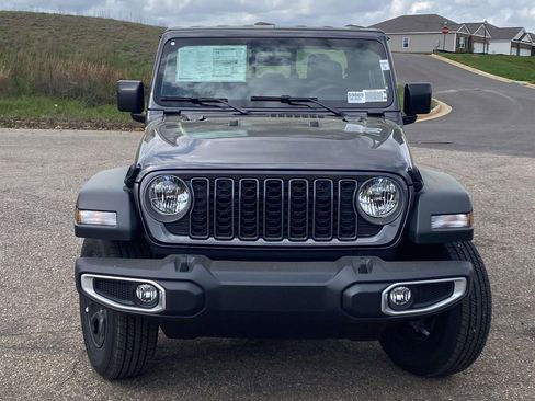 New 2026 Jeep Gladiator Sport AWD/4WD image 2