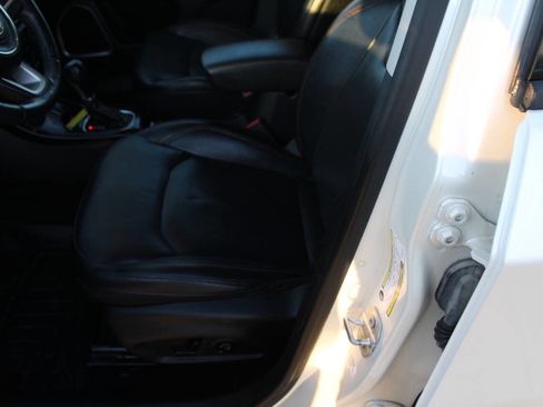 Used 2018 Jeep Compass Limited image 14