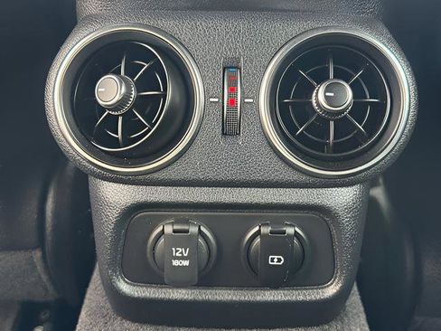 Used 2021 Kia Stinger GT2 image 22