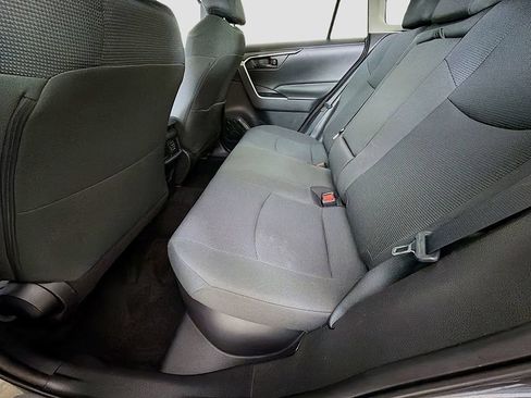 Used 2021 Toyota RAV4 LE AWD/4WD image 20