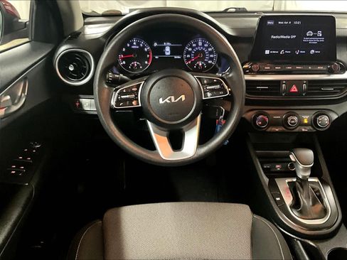 Used 2022 Kia Forte LXS w/ LXS Technology Package image 17