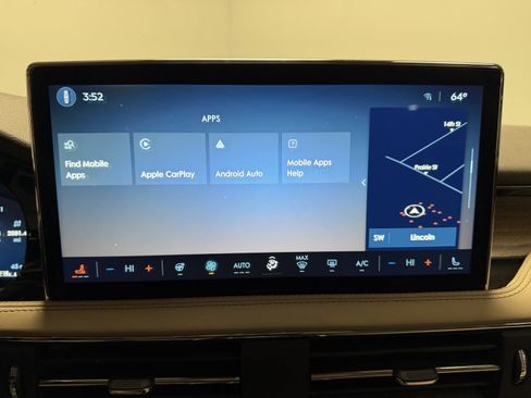 Used 2023 Lincoln Corsair Reserve w/ Equipment Group 201A image 11