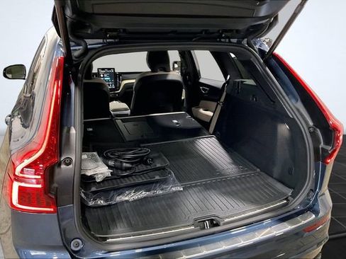 New 2026 Volvo XC60 T8 Plus w/ Protection Package Premier AWD/4WD image 7