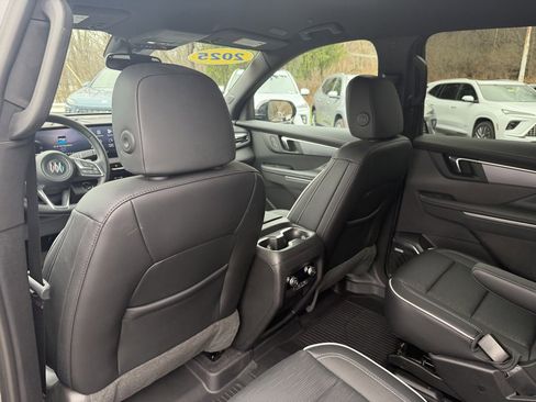 Used 2025 Buick Enclave Sport Touring w/ LPO, All-Weather Package image 16