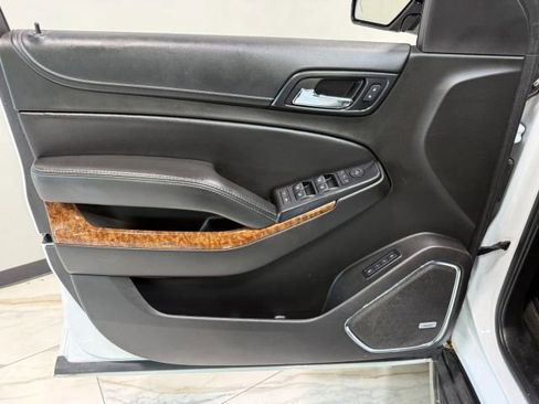 Used 2018 Chevrolet Suburban Premier image 11