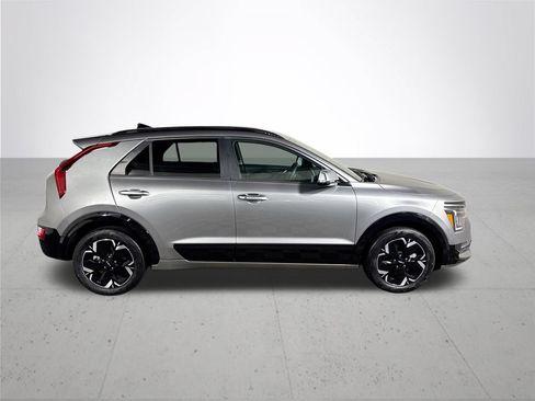 Used 2023 Kia Niro Wind w/ Wind Preserve Package FWD image 5